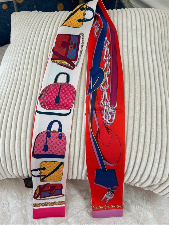 The Unbranded Brand Accessories - Silk Feeling Double Sided Scarf or Twilly – Red & Pink Multi-Color Accents